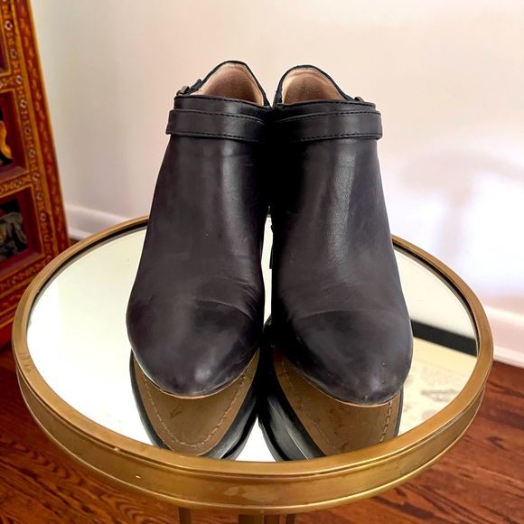 NAVY BLUE LEATHER AND SUEDE BOOTIES - Picture 2 of 10